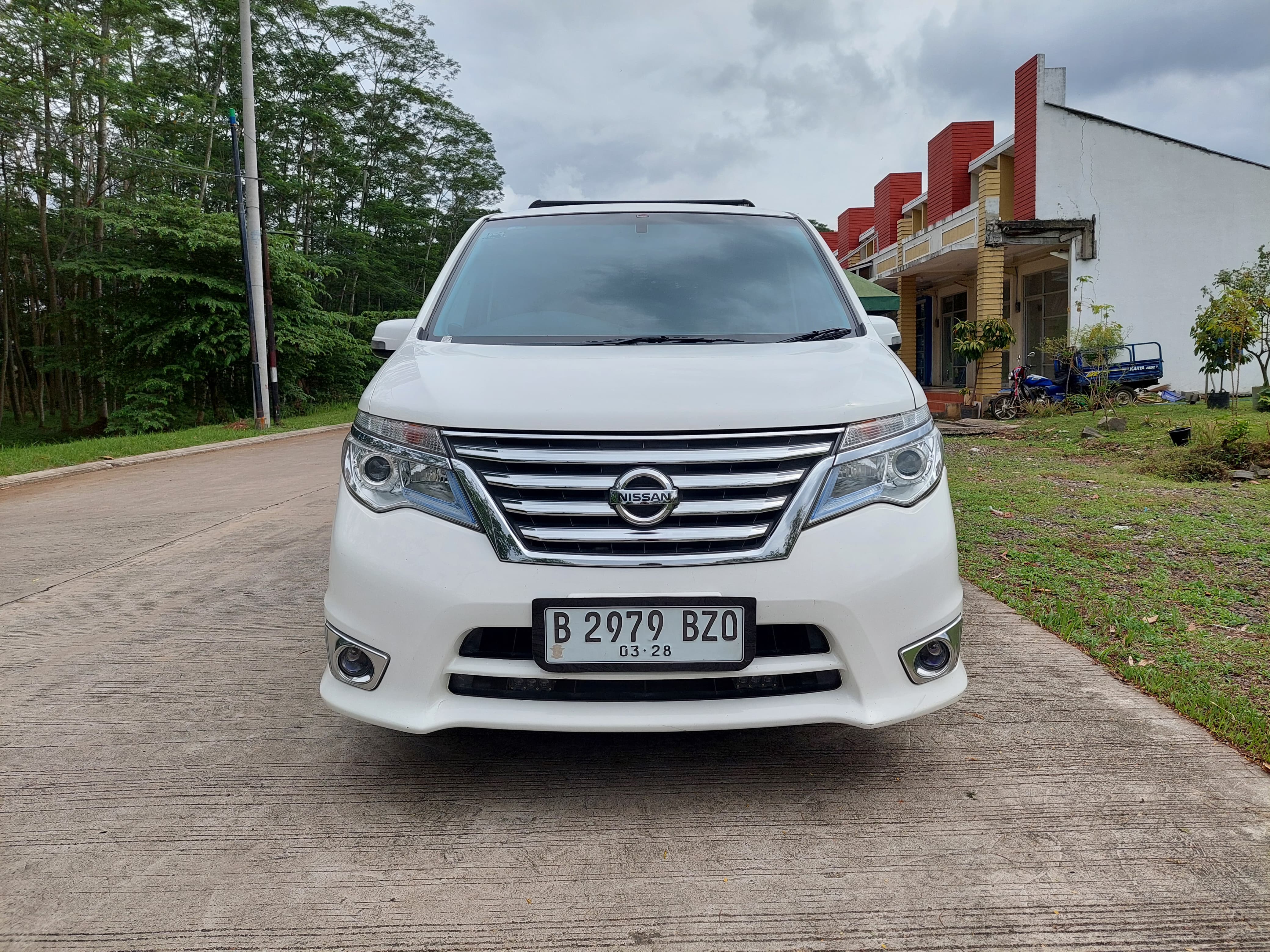 Nissan Serena Hws Putih 2017