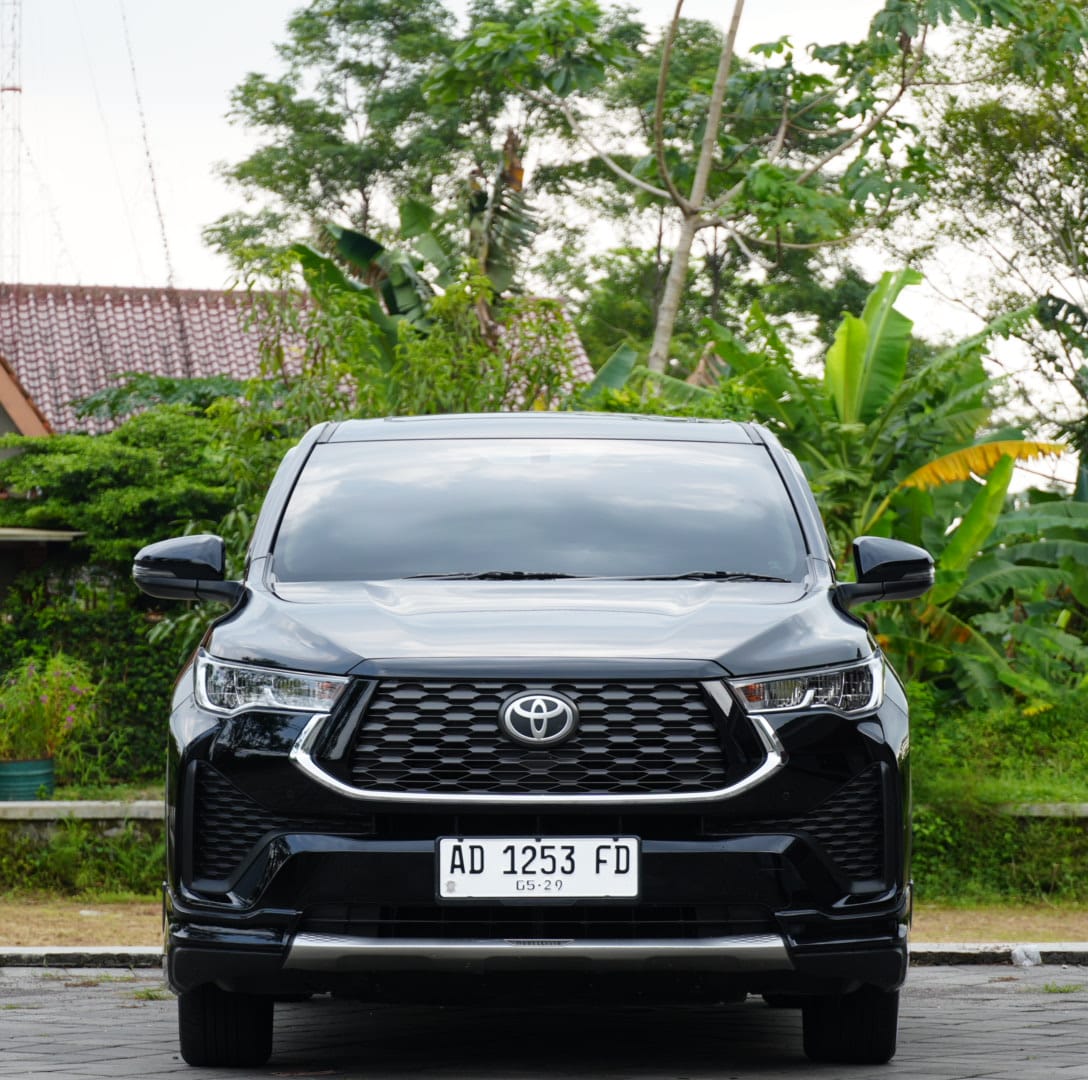 Toyota Zenix V Hybrid Modelista